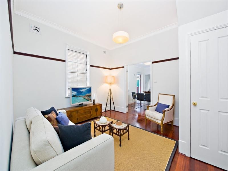 13A Barwon Park Road, St Peters NSW 2044