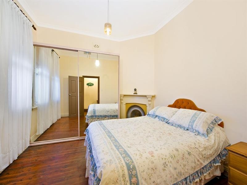 14 Swain Street, Sydenham NSW 2044