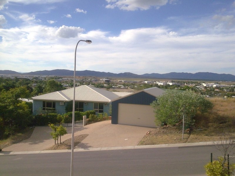 3 Kallanda Street, Mount Louisa QLD 4814