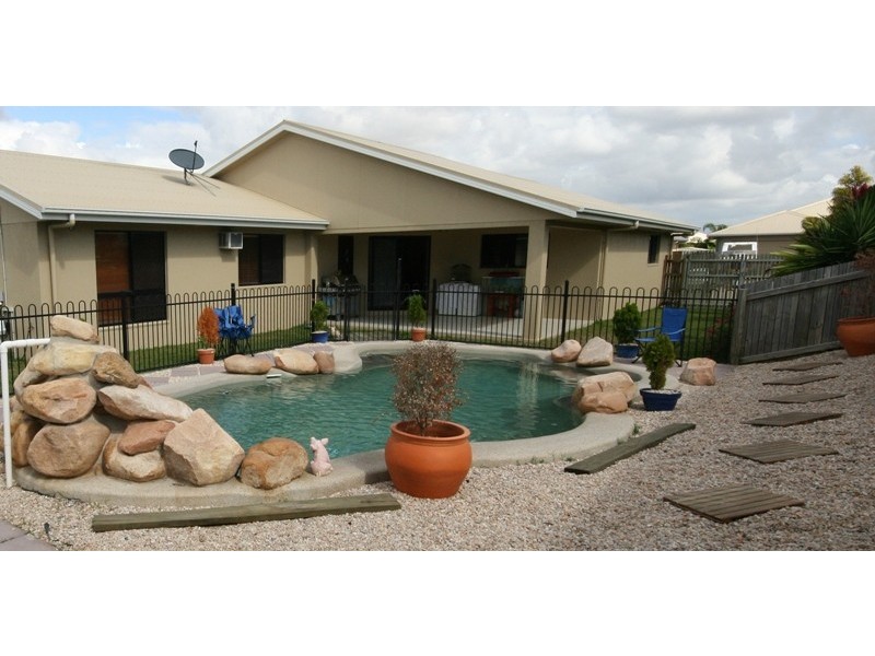 17 Blackbean Court, Mount Louisa QLD 4814