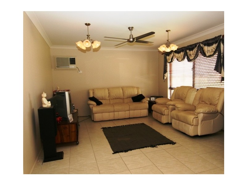 17 Blackbean Court, Mount Louisa QLD 4814