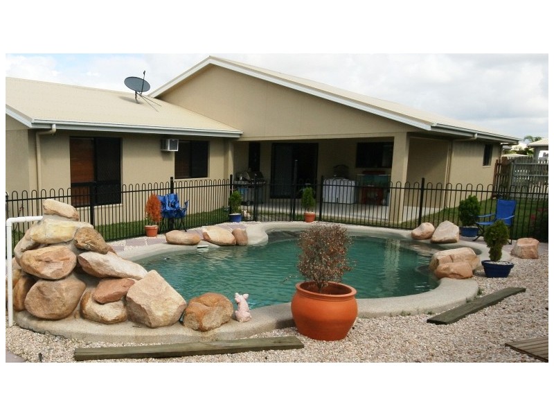 17 Blackbean Court, Mount Louisa QLD 4814