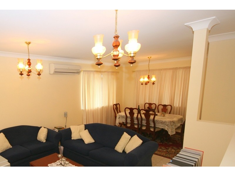 35-37 Elton Drive, Kelso QLD 4815