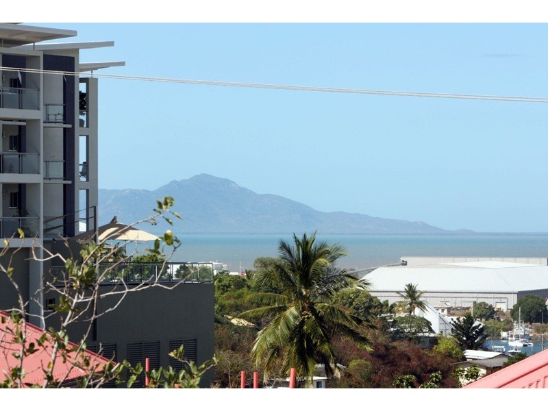 8 Murray Street, North Ward QLD 4810