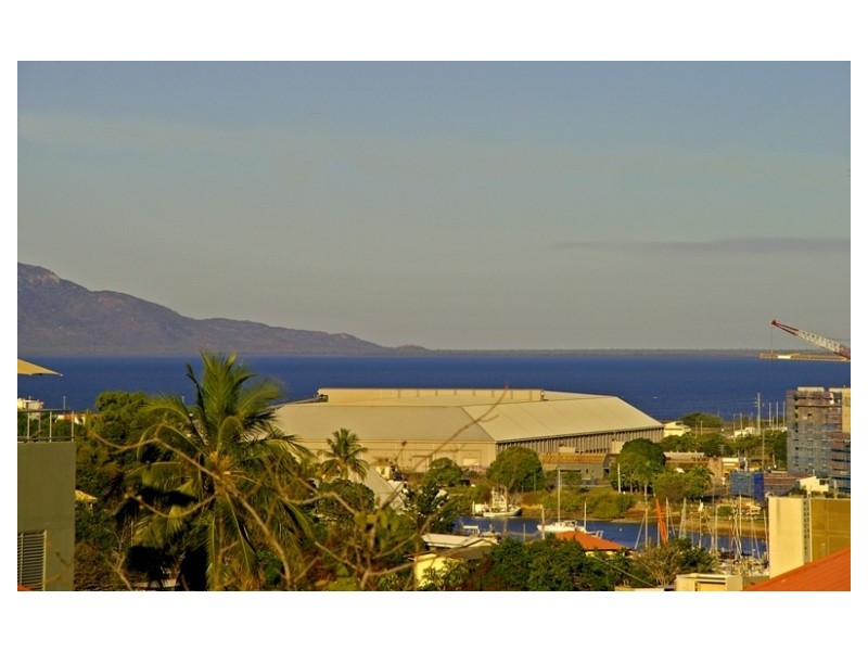 8 Murray Street, North Ward QLD 4810