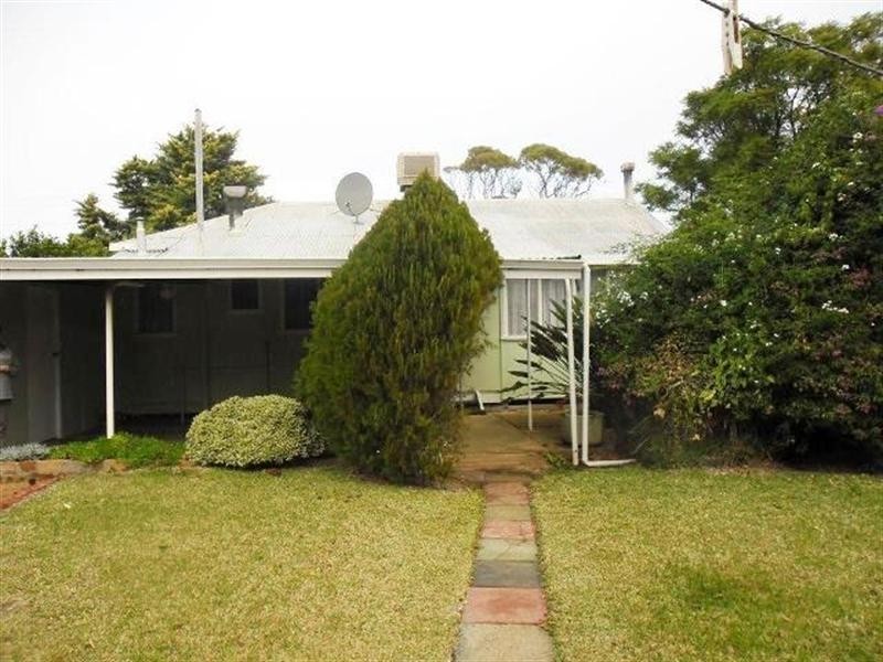 27 Mayrhofer Street, Three Springs WA 6519