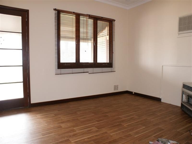 3 Church Street, Dongara WA 6525