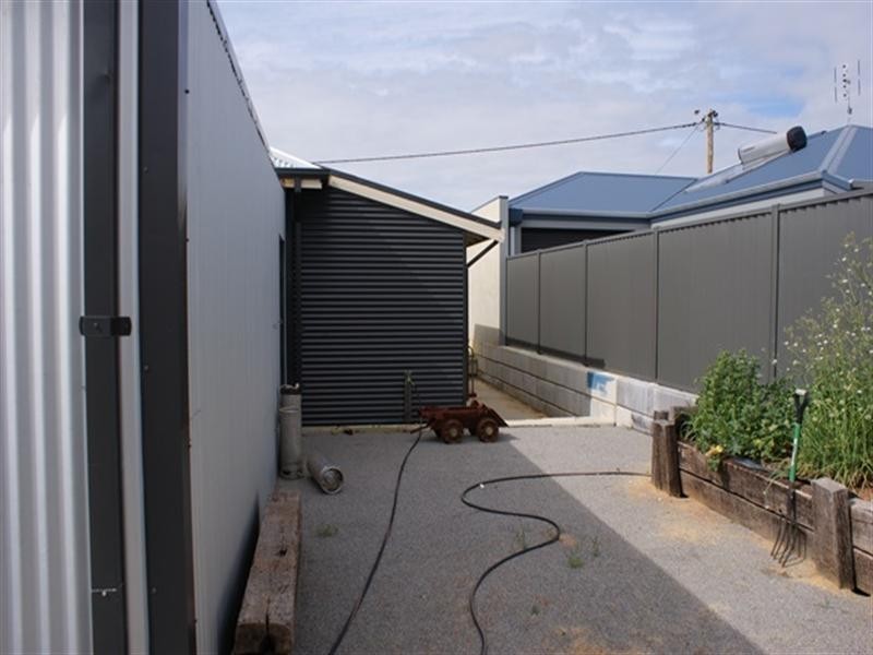 3 Church Street, Dongara WA 6525