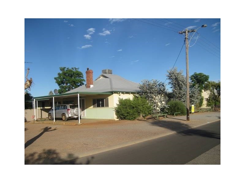 8 Niven Crescent, Carnamah WA 6517