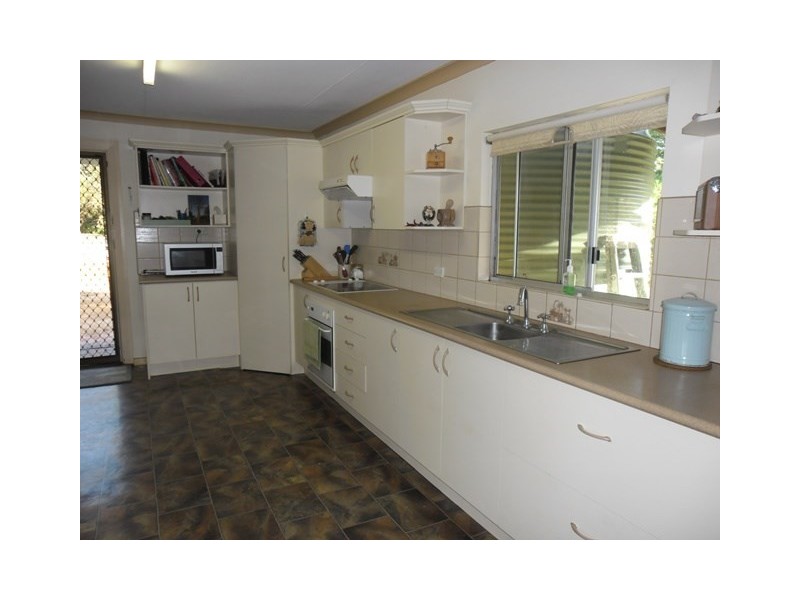 8 Niven Crescent, Carnamah WA 6517