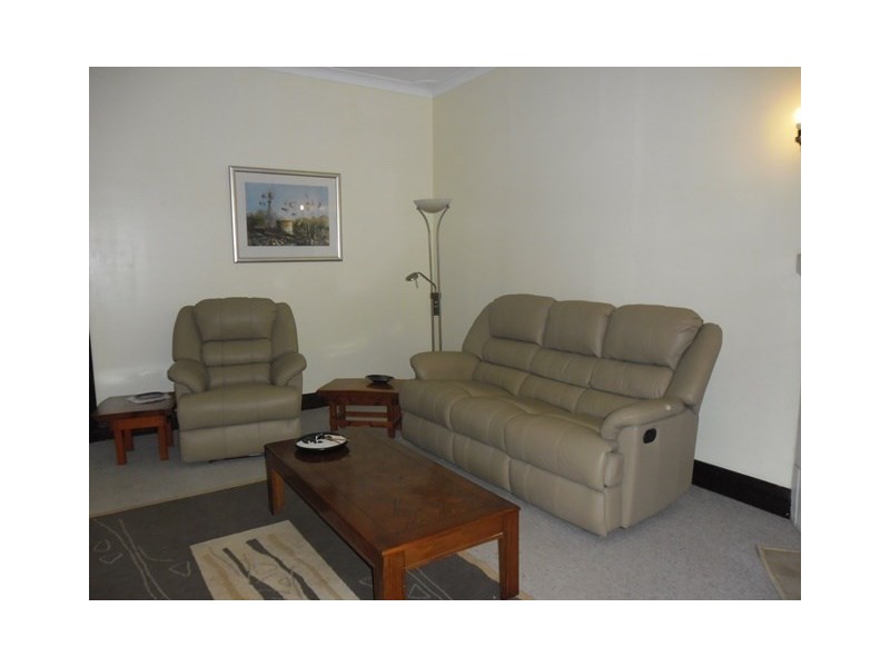 8 Niven Crescent, Carnamah WA 6517