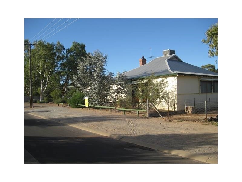 8 Niven Crescent, Carnamah WA 6517