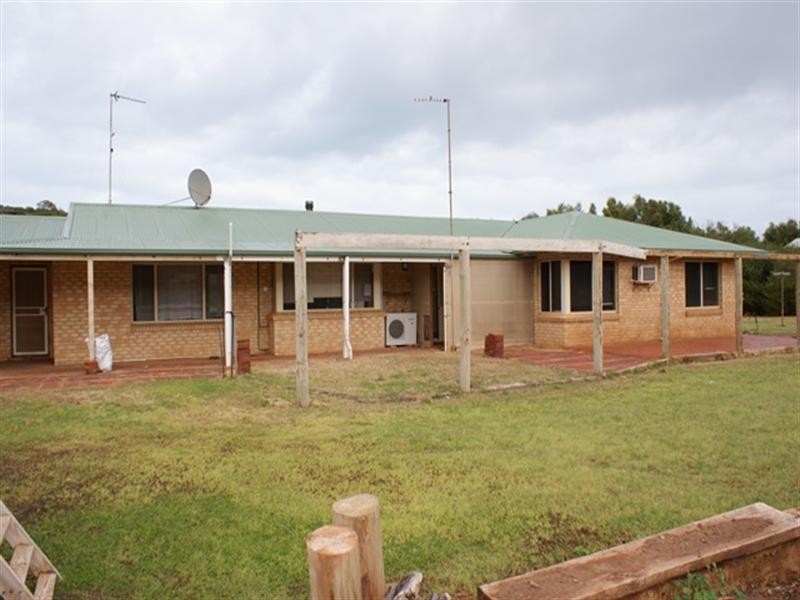 65 Brennand Road, Dongara WA 6525