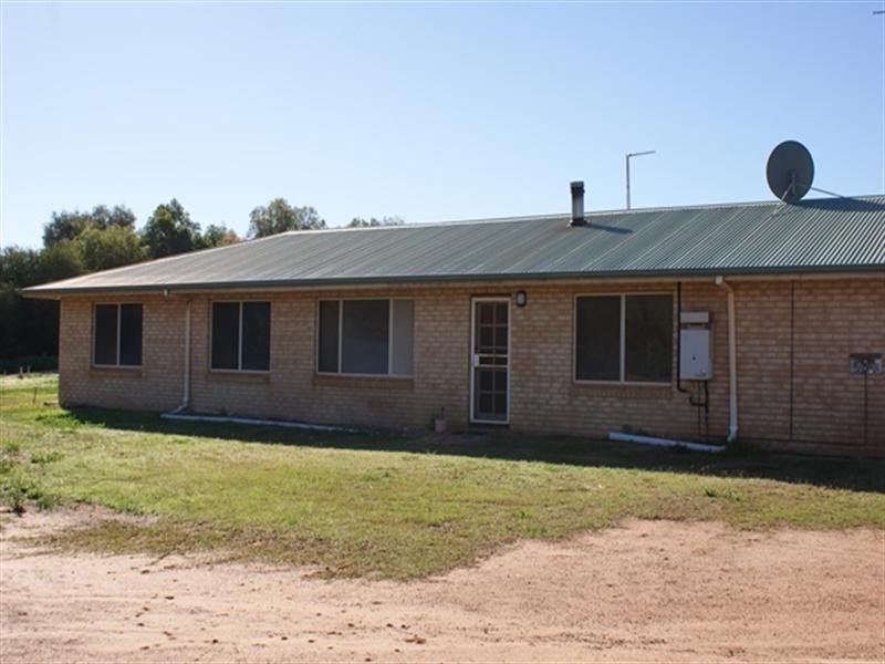 65 Brennand Road, Dongara WA 6525