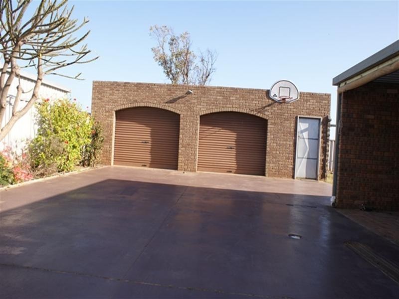 27 Clemintina Road, Dongara WA 6525