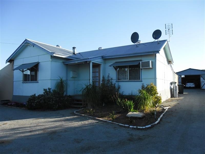 20/21 Railway Avenue, Carnamah WA 6517