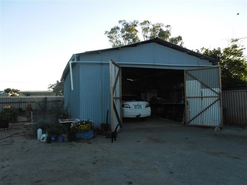 20/21 Railway Avenue, Carnamah WA 6517