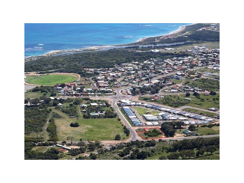 31 Golfcourse Road, Port Denison WA 6525