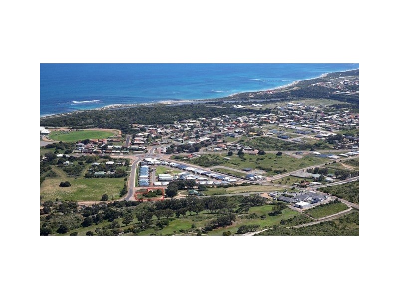 31 Golfcourse Road, Port Denison WA 6525