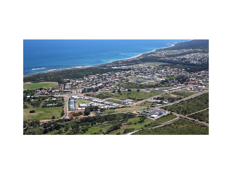 31 Golfcourse Road, Port Denison WA 6525