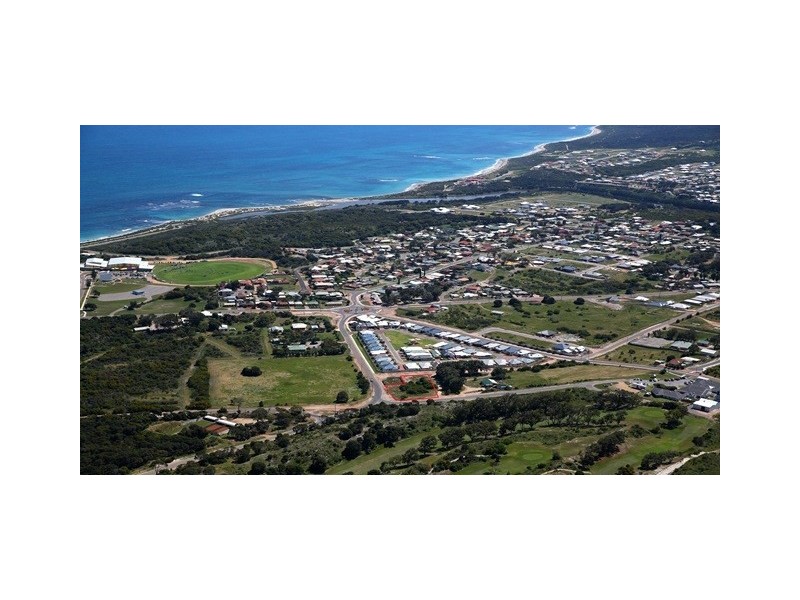 31 Golfcourse Road, Port Denison WA 6525