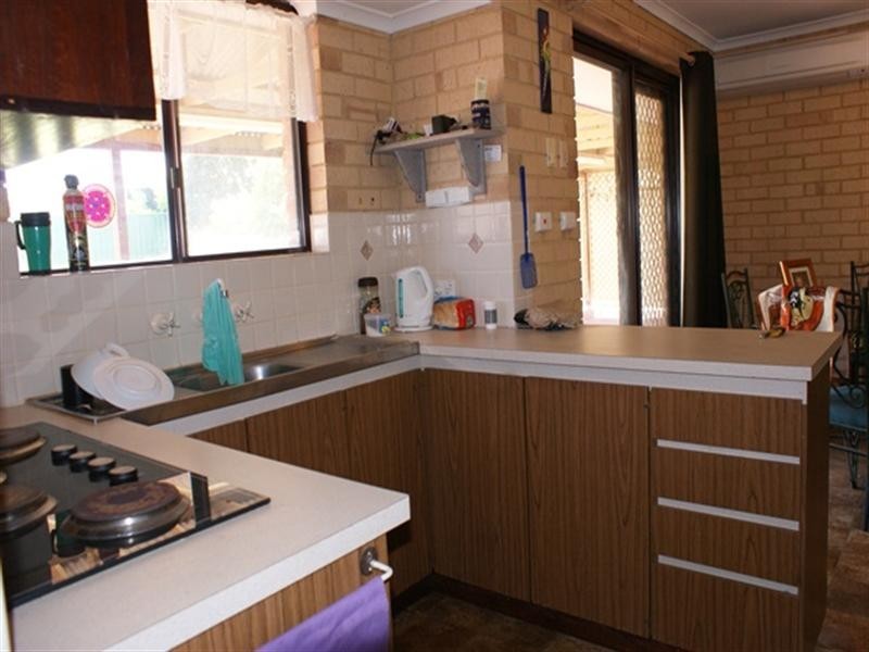 8 Canny Place, Port Denison WA 6525