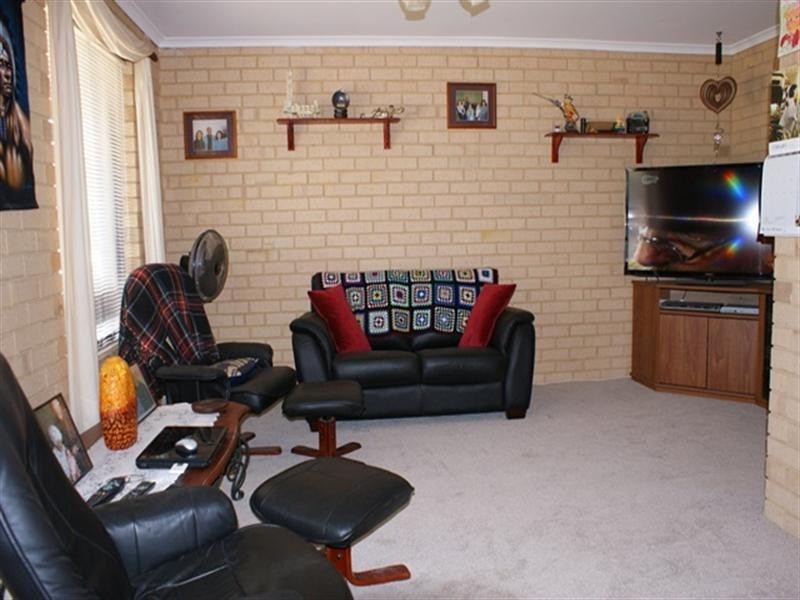8 Canny Place, Port Denison WA 6525