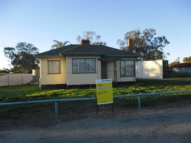 31 Robertson Street, Carnamah WA 6517