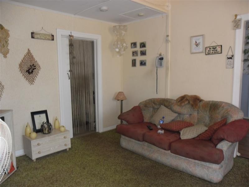 6 Niven Cresent, Carnamah WA 6517