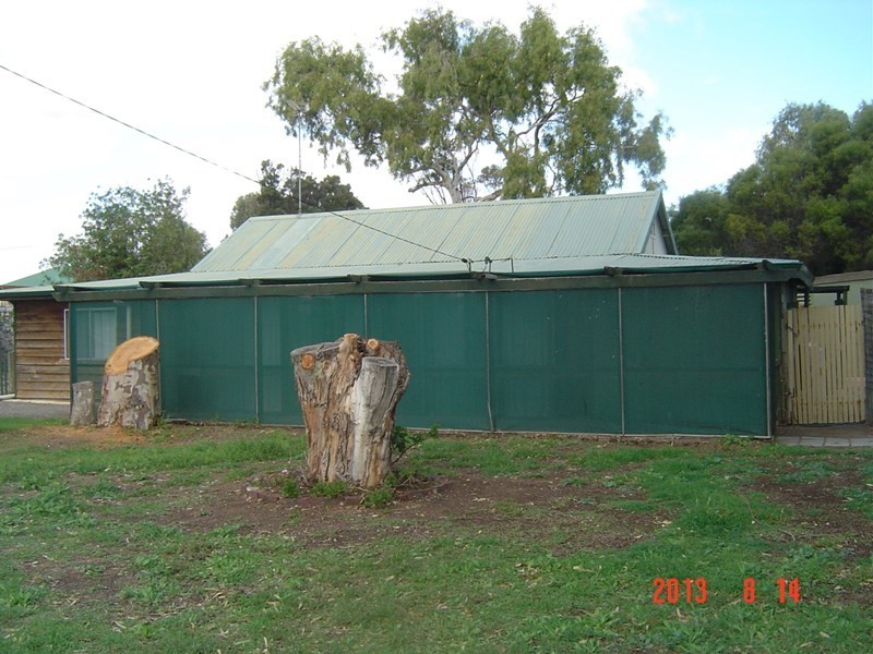 9 CHURCH Street, Dongara WA 6525