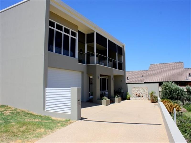 4 Marina Heights, Port Denison WA 6525