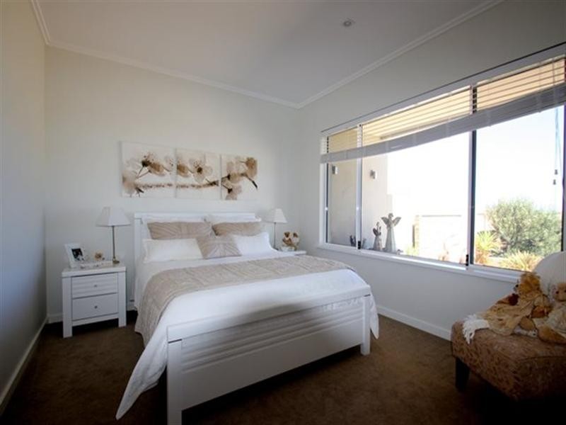 4 Marina Heights, Port Denison WA 6525