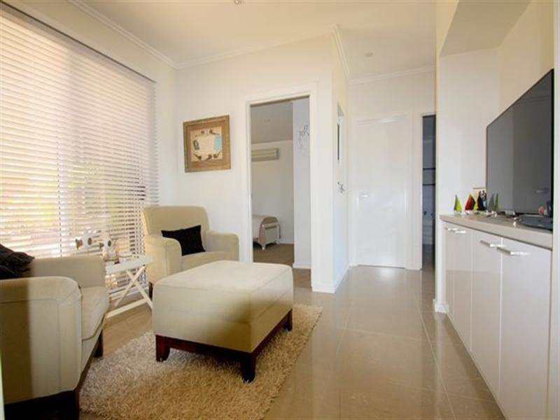 4 Marina Heights, Port Denison WA 6525