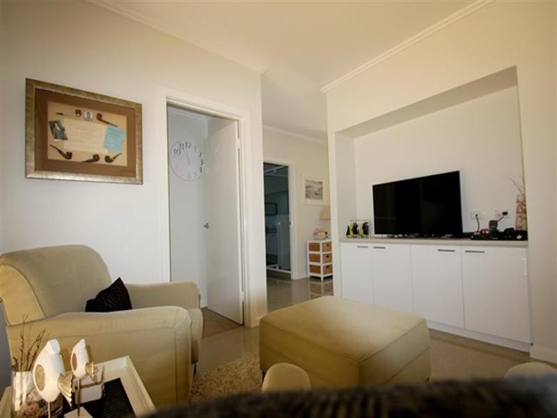 4 Marina Heights, Port Denison WA 6525