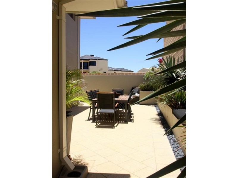 4 Marina Heights, Port Denison WA 6525