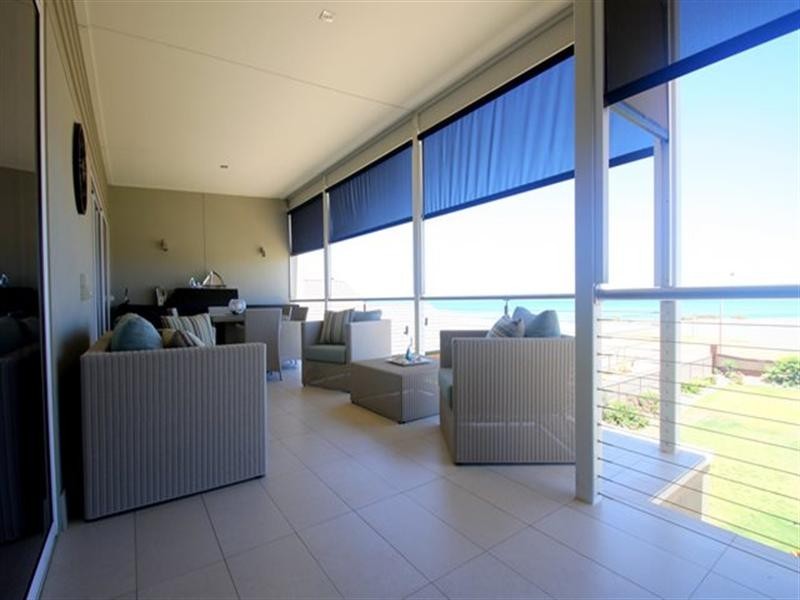 4 Marina Heights, Port Denison WA 6525