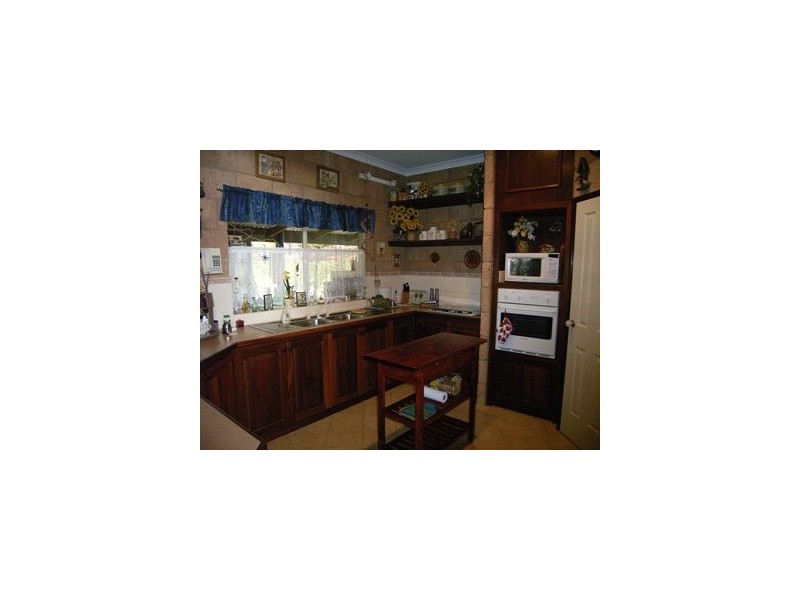 12 Brennand Road, Dongara WA 6525