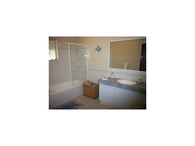 12 Brennand Road, Dongara WA 6525