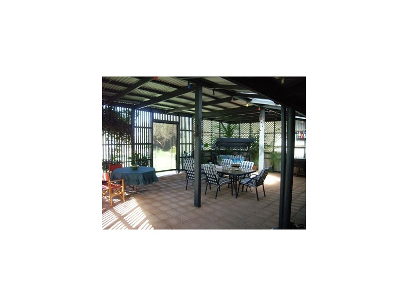 12 Brennand Road, Dongara WA 6525