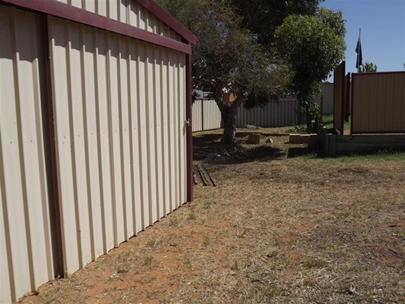 13 Thurkle Sqaure, Dongara WA 6525