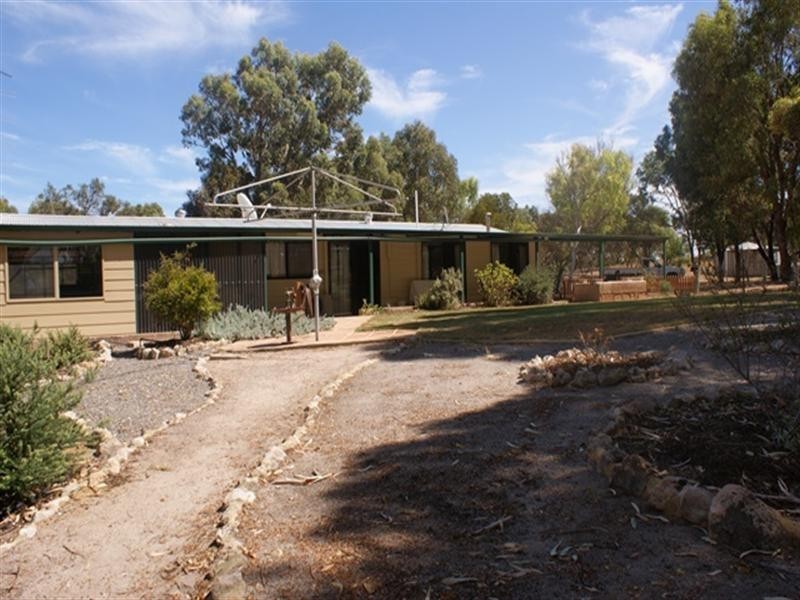 118 Acacia Road, Yardarino WA 6525