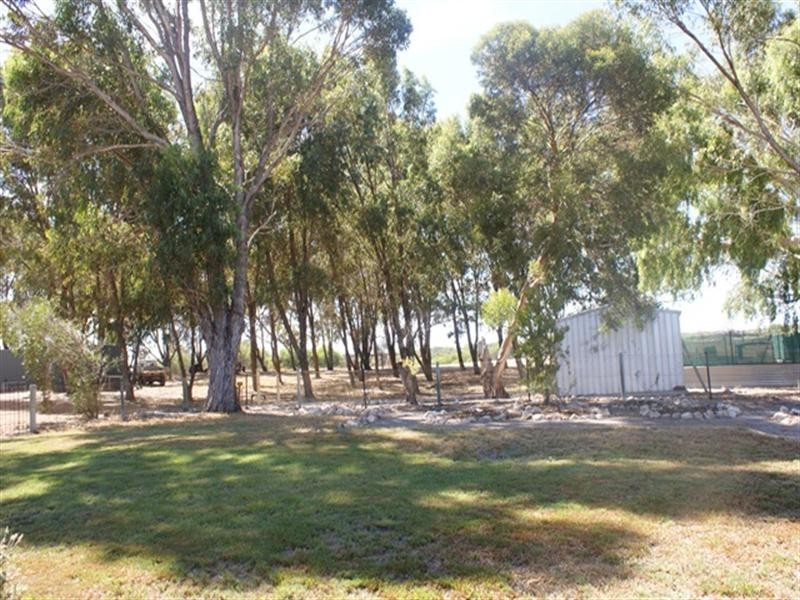 118 Acacia Road, Yardarino WA 6525