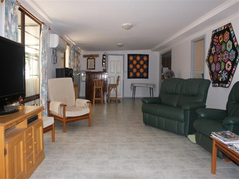 118 Acacia Road, Yardarino WA 6525