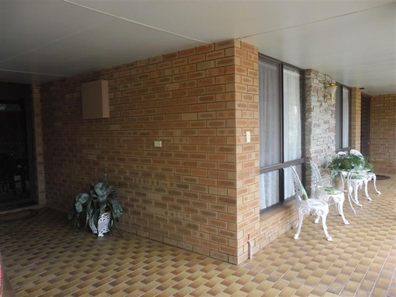 17 Slaughter Street, Three Springs WA 6519