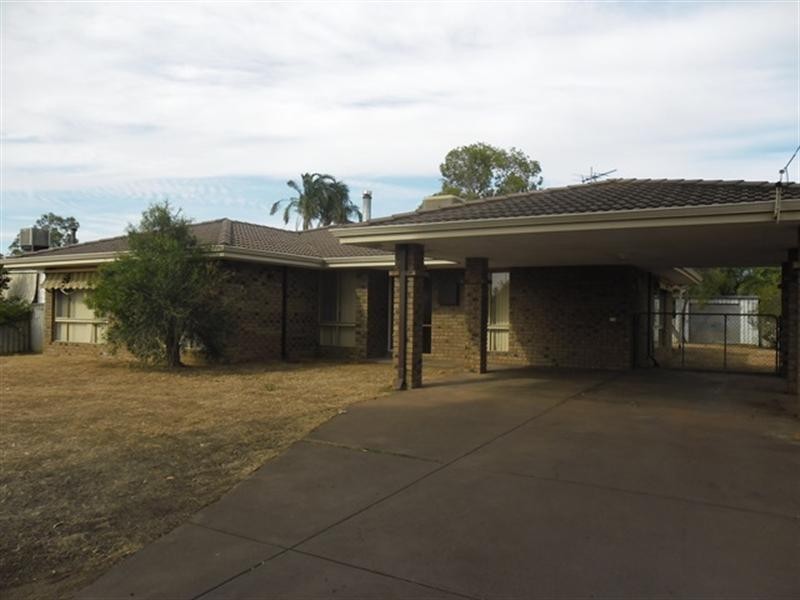 6 Robertson Street, Carnamah WA 6517