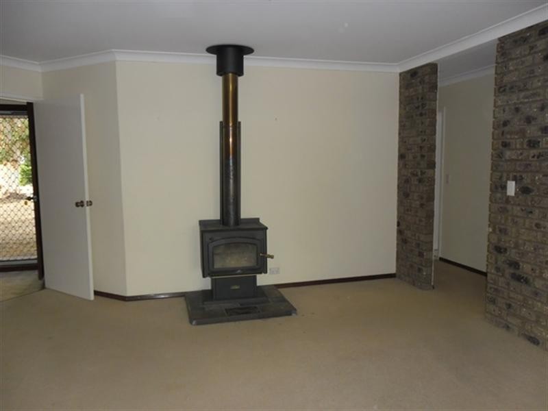 6 Robertson Street, Carnamah WA 6517