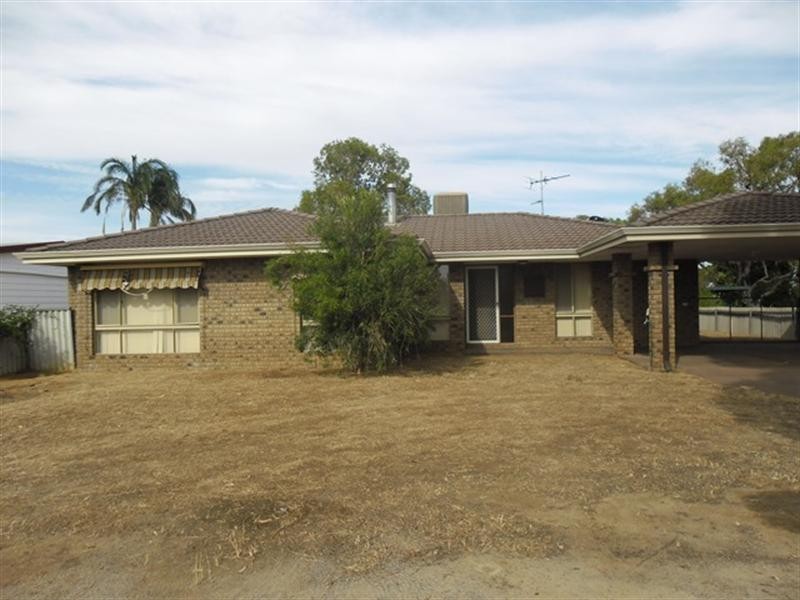 6 Robertson Street, Carnamah WA 6517