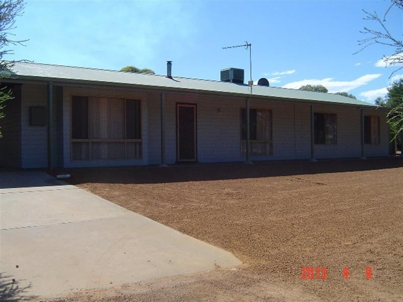 14 Massingham Place, Dongara WA 6525