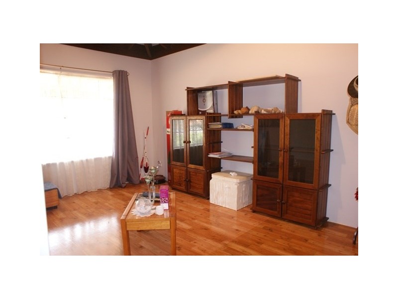 92 Tulloch Drive, Dongara WA 6525