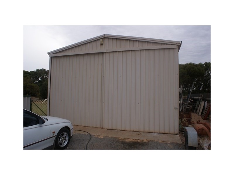 92 Tulloch Drive, Dongara WA 6525